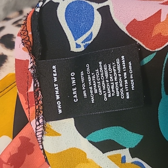 Sheer floral Top - Picture 3 of 3